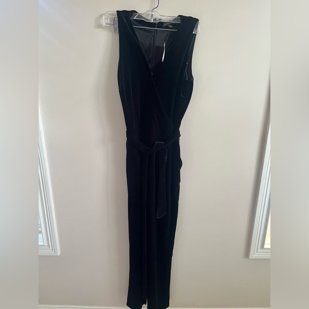 NWT-Banana Republic Black Velvet Jumpsuit, size 6